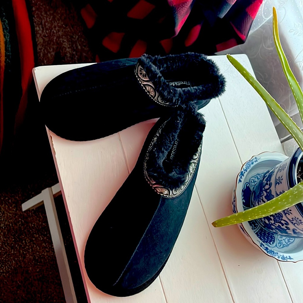 NWOT Fireside slippers